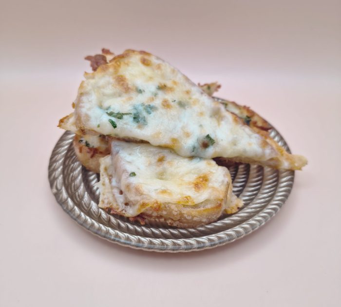 Paine cu usturoi si branza gratinata